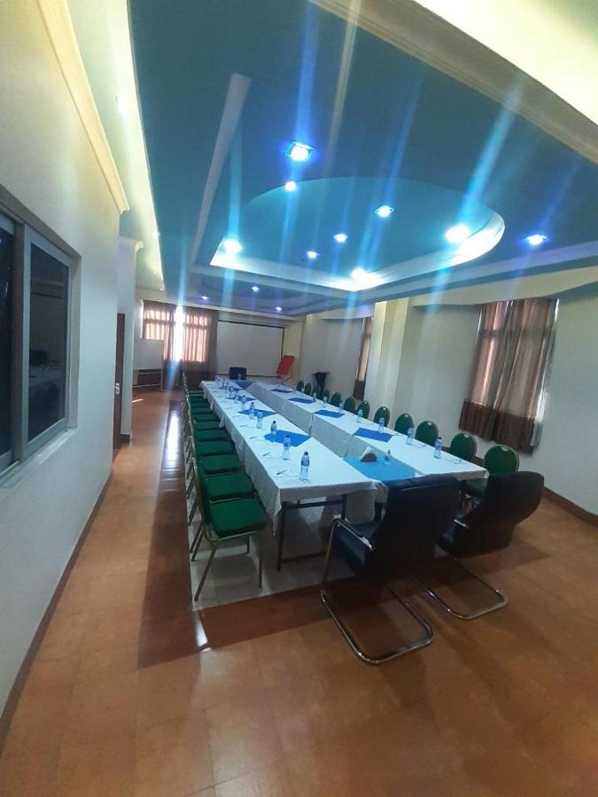Blue Nest Hotel Addis Ababa Exterior photo