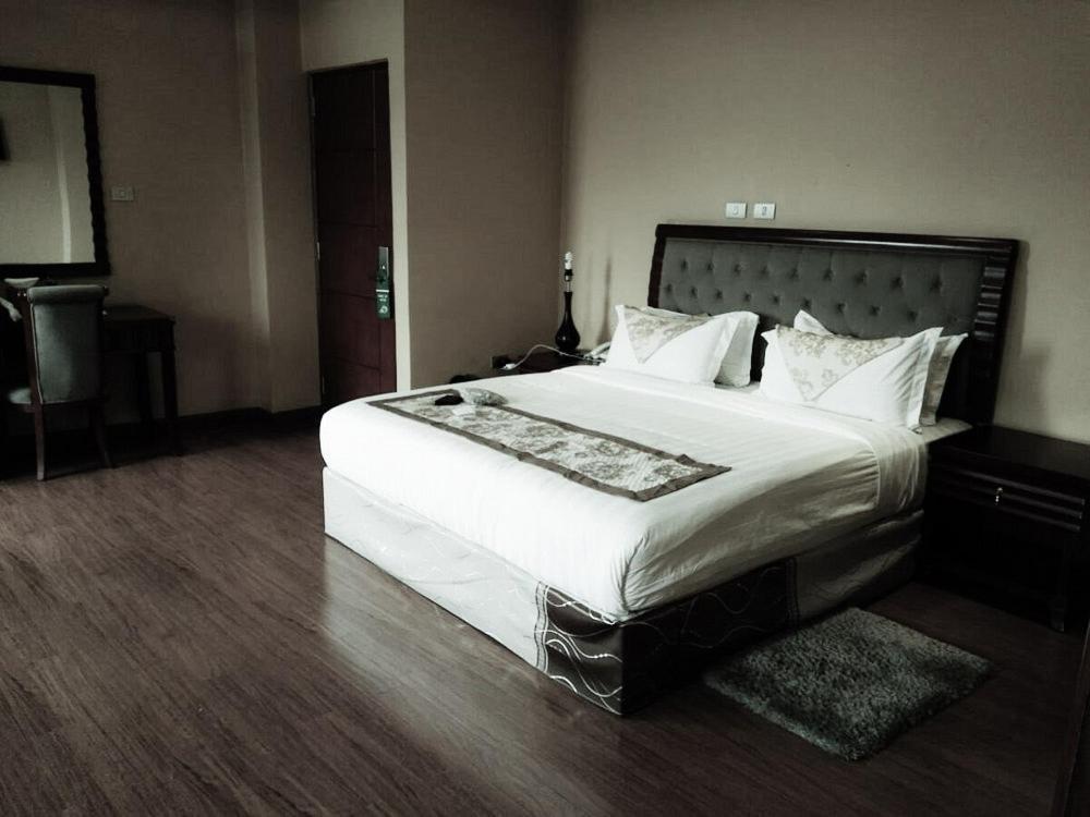 Blue Nest Hotel Addis Ababa Exterior photo